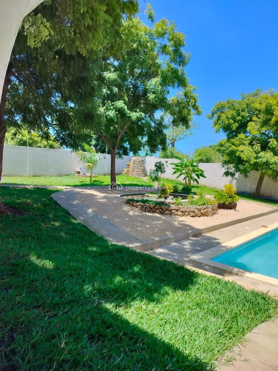 6 Bedrooms Villa with a Swimming Pool Sitting on a Quarter Acre Plot S, Diani Beach, Ukunda, Kwale, Townhouse for Sale