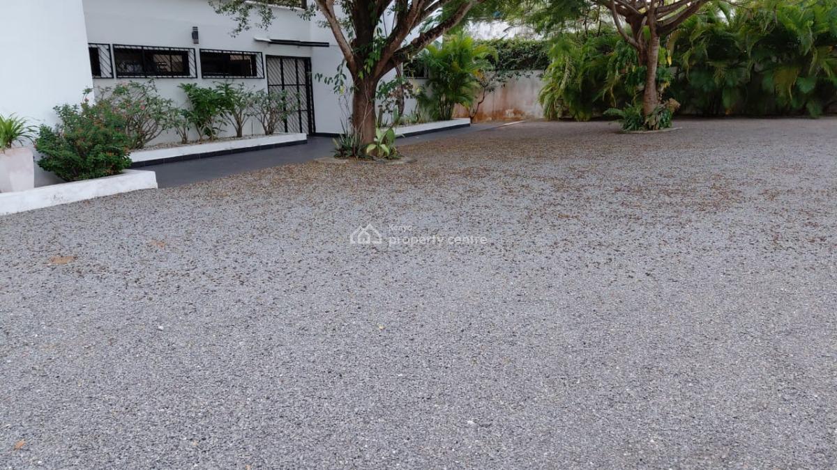 4 Bedrooms Sitting on 1/2 of an Acre Plot with a Very Big Garage for 5, Kilifi Watamu, Watamu, Kilifi, Townhouse for Sale