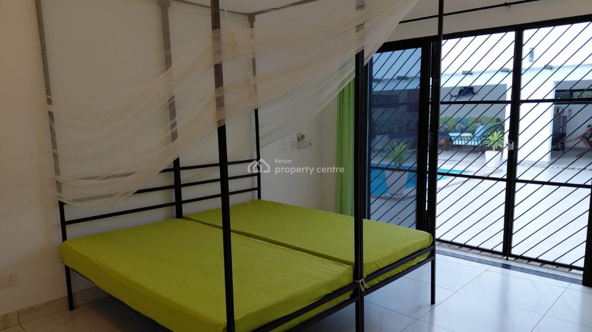 4 Bedrooms Sitting on 1/2 of an Acre Plot with a Very Big Garage for 5, Kilifi Watamu, Watamu, Kilifi, Townhouse for Sale