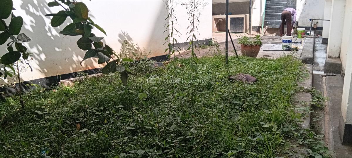 Five (5) Bedroom Two (2) Ensuite Townhouse with a Garden, Kilimani Estate, Kilimani, Nairobi, Townhouse for Rent