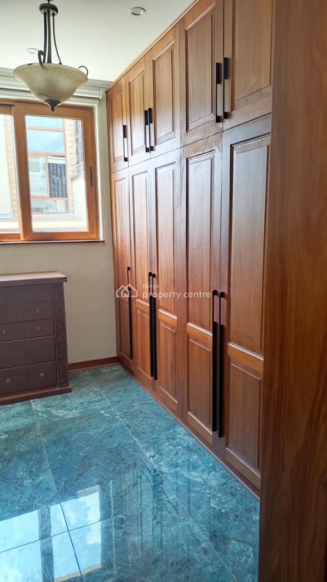 an Executive Spacious 5 Bedroom Townhouse Fully Furnished Plus Dsq, Lavington, Nairobi, House for Sale