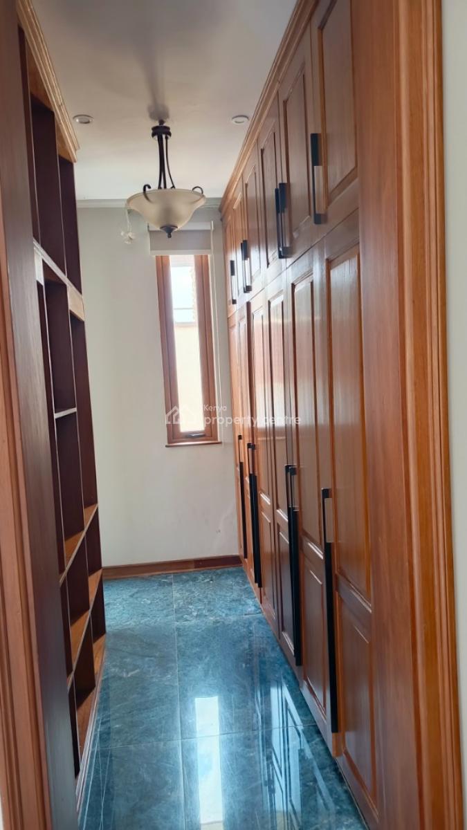 an Executive Spacious 5 Bedroom Townhouse Fully Furnished Plus Dsq, Lavington, Nairobi, House for Sale
