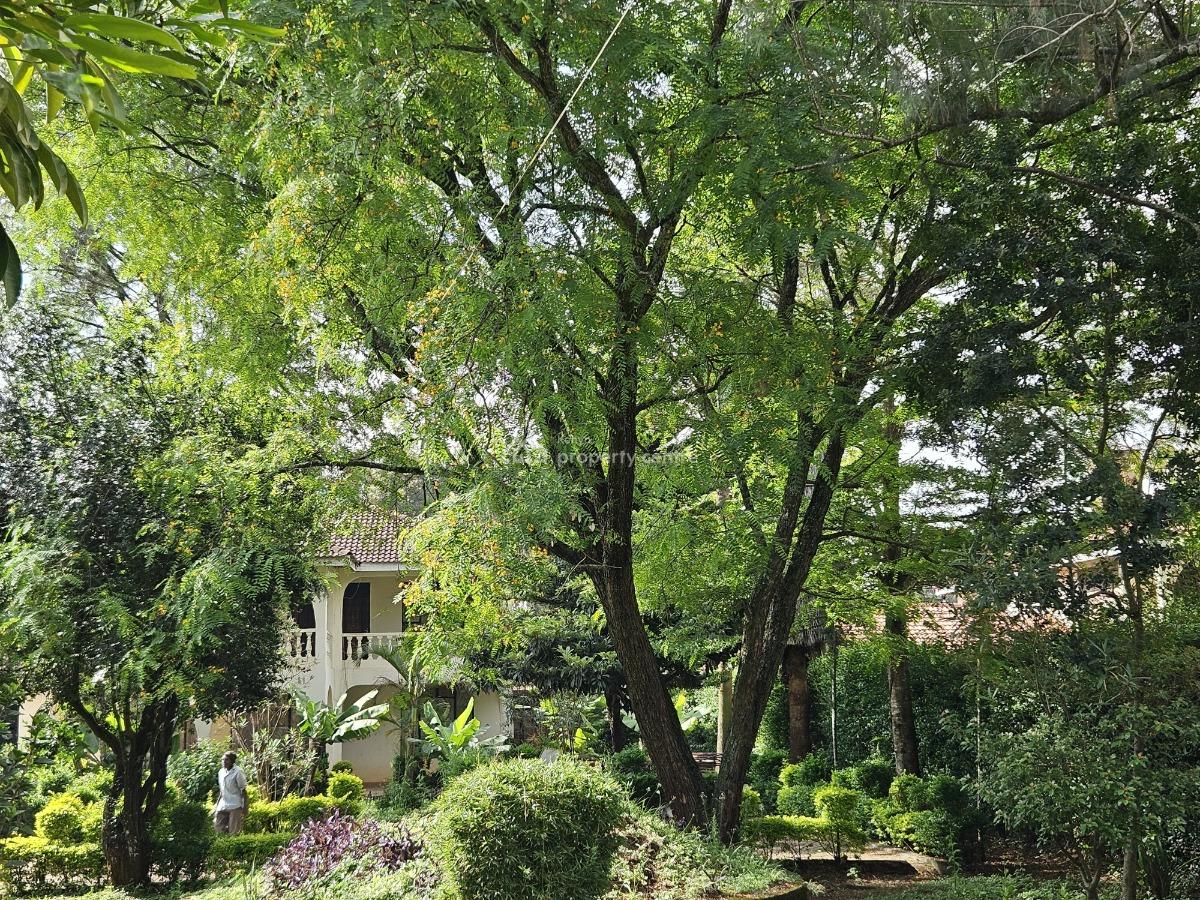 5-bedroom House with Sq Sits on Half an Acre in Karen, Hardy Ndovu Rd., Karen, Karen, Nairobi, Townhouse for Sale