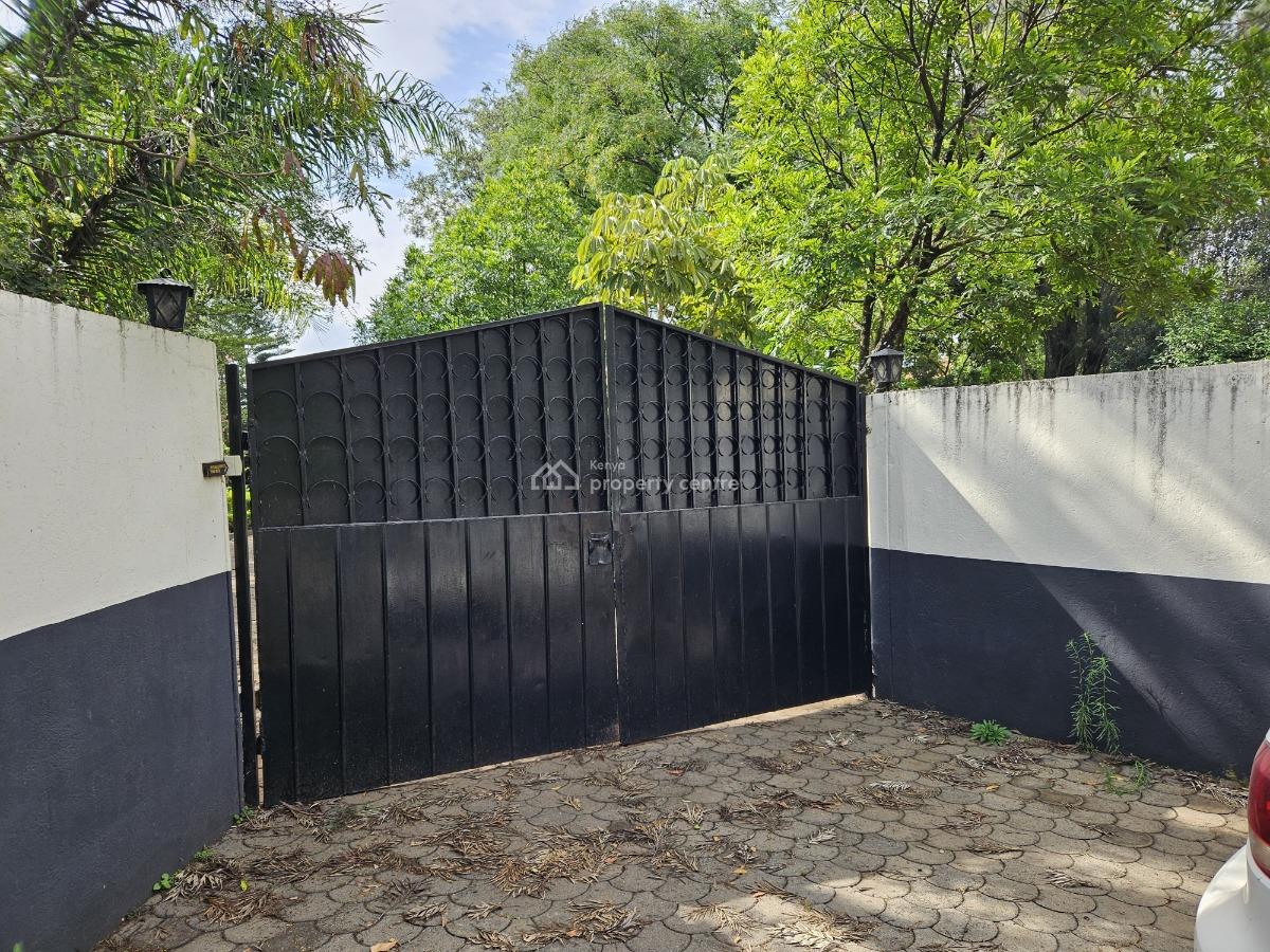 5-bedroom House with Sq Sits on Half an Acre in Karen, Hardy Ndovu Rd., Karen, Karen, Nairobi, Townhouse for Sale