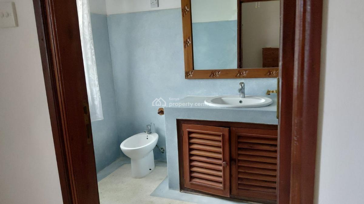 Malindi 3 Bedroom House Ensuite Sitting on 2 Acres, Garage, Undergroun, Malindi Kilifi, Malindi Town, Kilifi, Townhouse for Sale