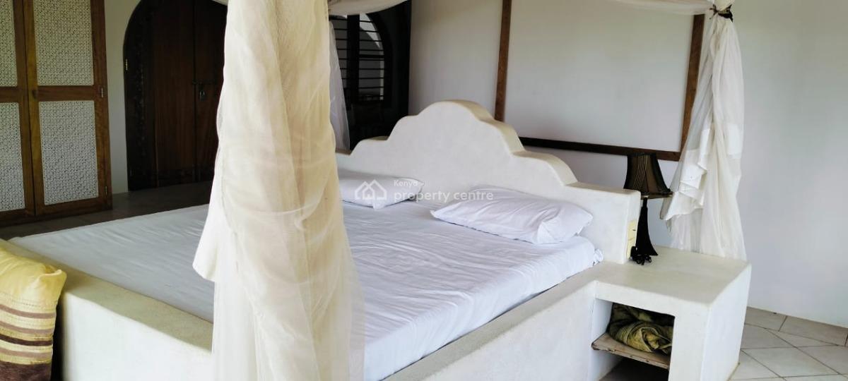 4 Bedrooms Ensuite Sitting on 4acres of Land Beach Front Located in Wa, Watamu, Watamu, Kilifi, Townhouse for Sale