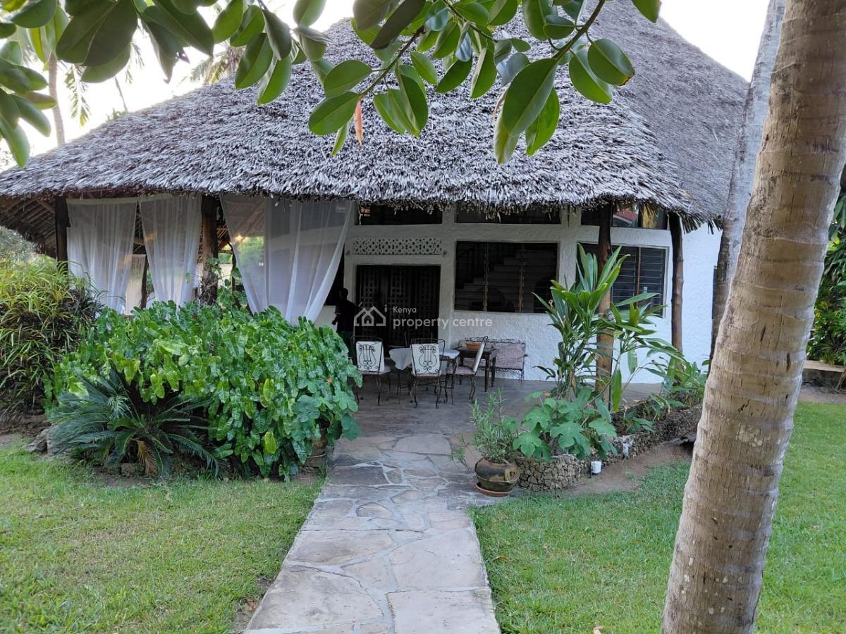 4 Bedrooms Sitting on Aquater of Acre Fulfurnished  Located in Watamu, Watamu, Watamu, Kilifi, Townhouse for Sale