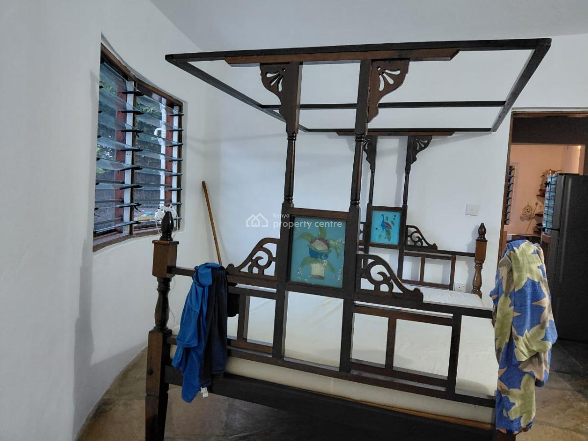4 Bedrooms Sitting on Aquater of Acre Fulfurnished  Located in Watamu, Watamu, Watamu, Kilifi, Townhouse for Sale