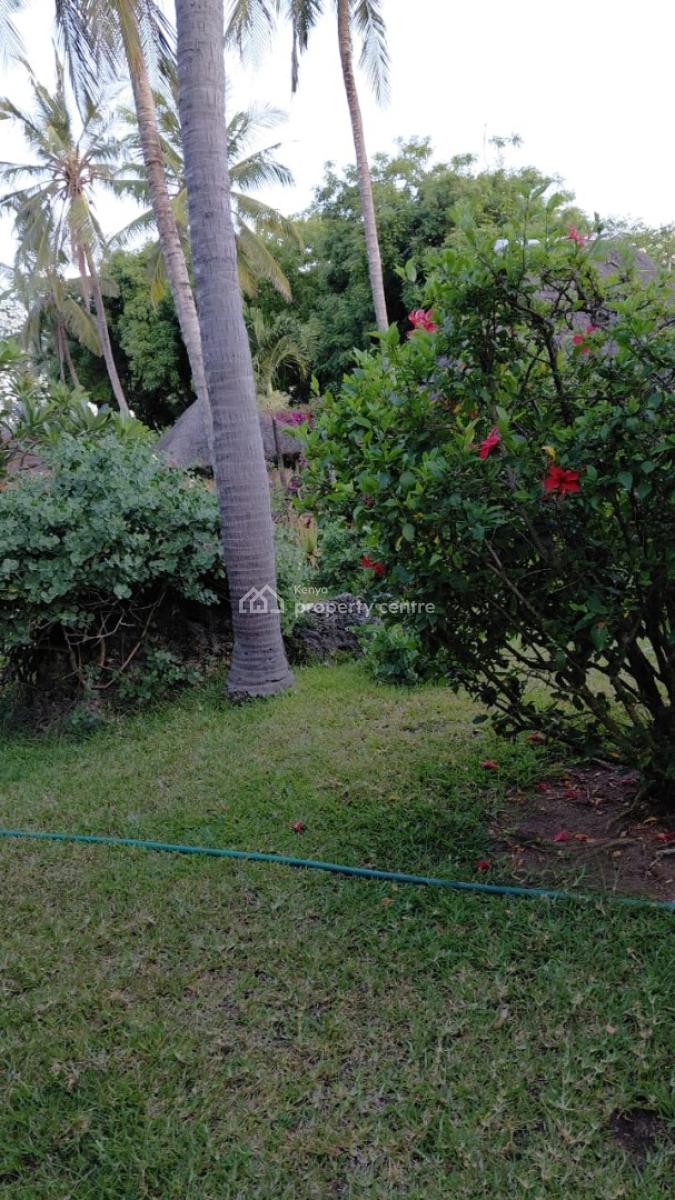 4 Bedrooms Sitting on Aquater of Acre Fulfurnished  Located in Watamu, Watamu, Watamu, Kilifi, Townhouse for Sale