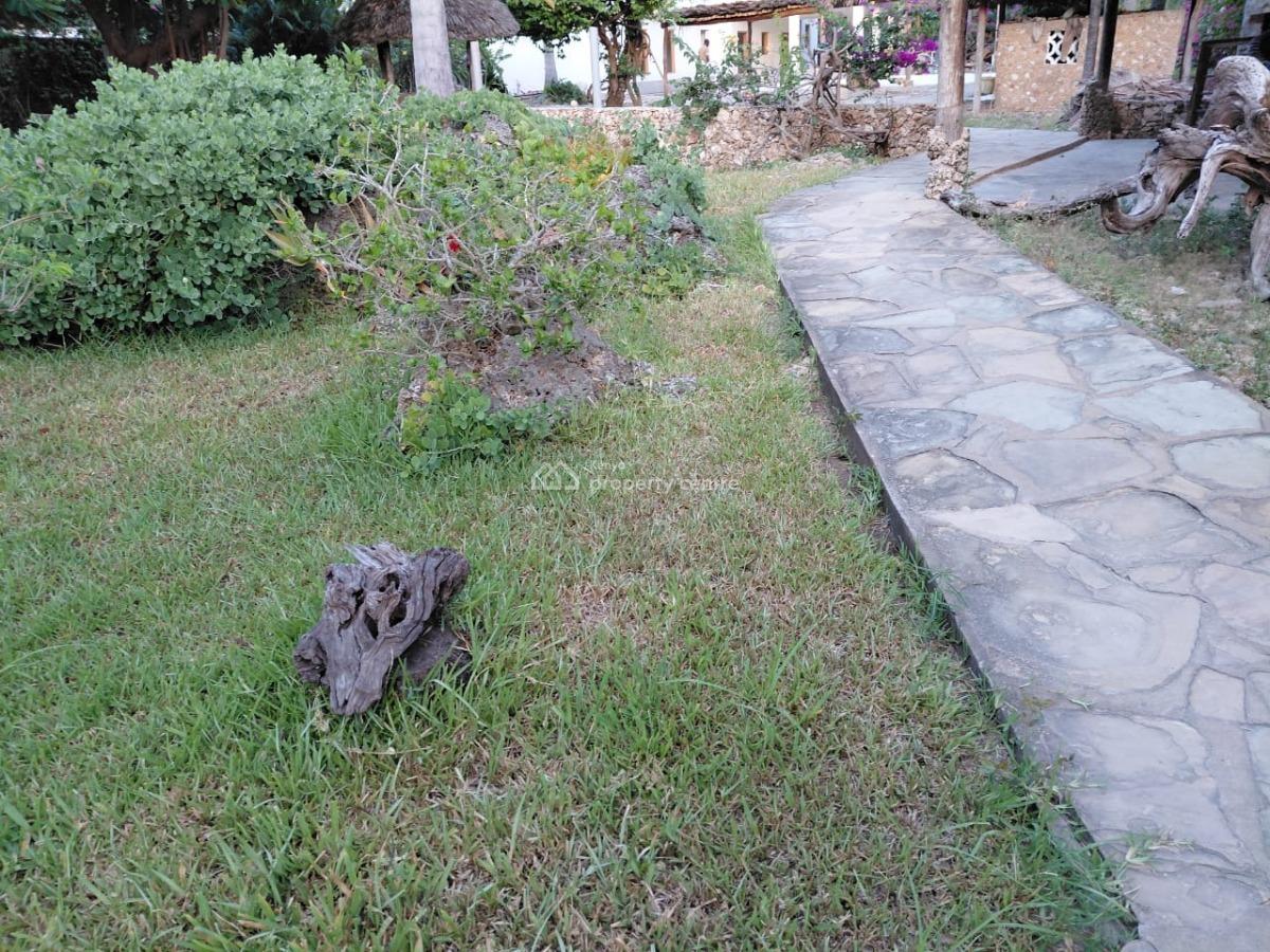 4 Bedrooms Sitting on Aquater of Acre Fulfurnished  Located in Watamu, Watamu, Watamu, Kilifi, Townhouse for Sale