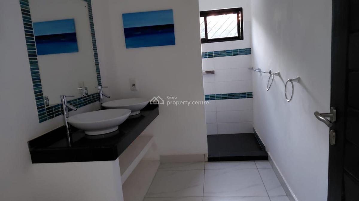 4 Bedrooms Sitting on 1/2 of an Acre Plot with a Very Big Garage for 5, Watamu Kilifi, Watamu, Kilifi, Townhouse for Sale