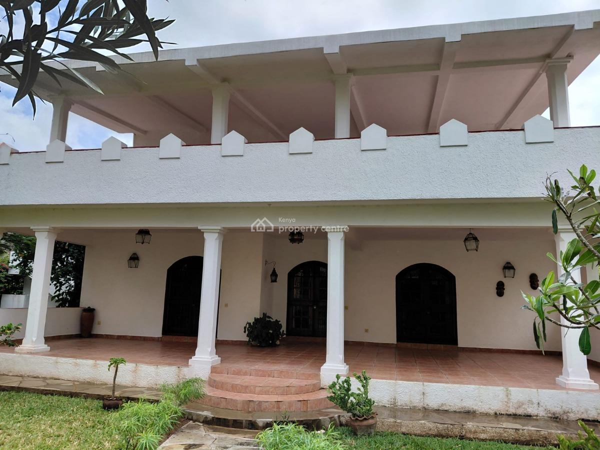 4 Bedroom House Sitting on 1/2 Acre Plot with Big Garage 3 Minutes Wal, Watamu, Watamu, Kilifi, Townhouse for Sale