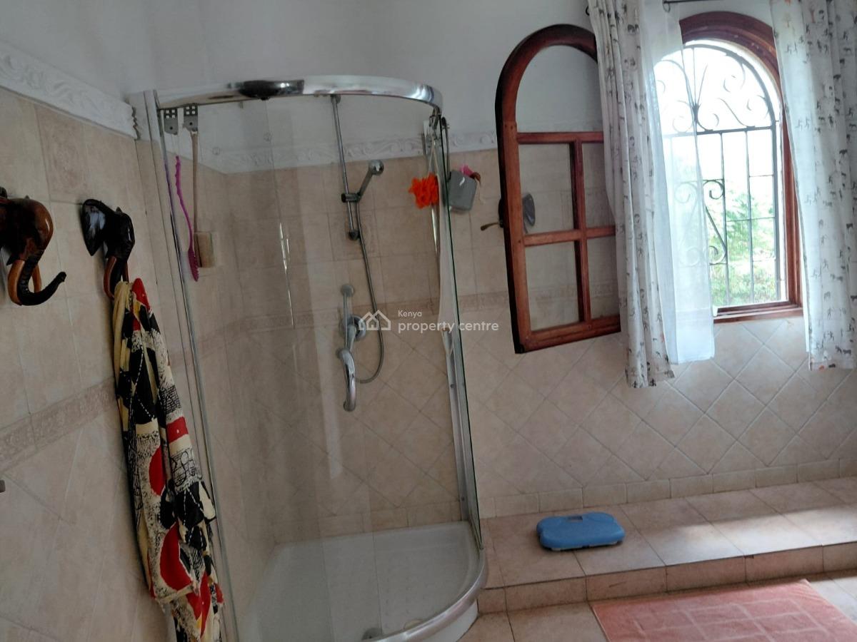 4 Bedroom House Sitting on 1/2 Acre Plot with Big Garage 3 Minutes Wal, Watamu, Watamu, Kilifi, Townhouse for Sale