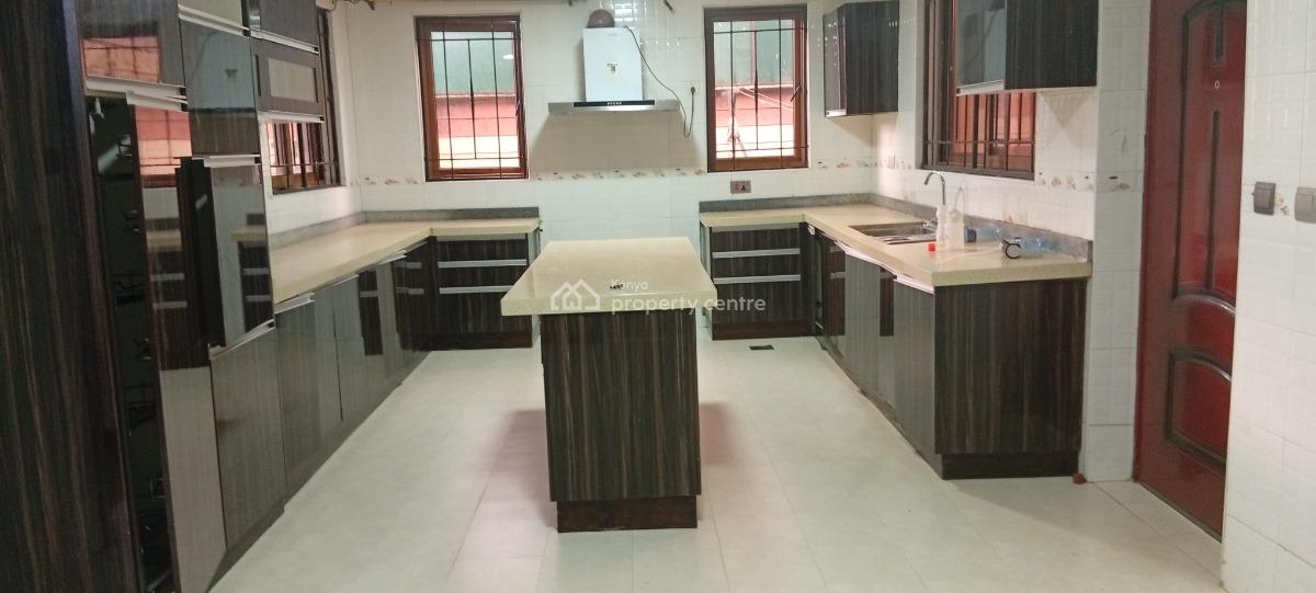 Five (5) Bedroom All Ensuite Townhouse with a Family Room, Lavington, Convent Drive, Lavington, Nairobi, Townhouse for Rent