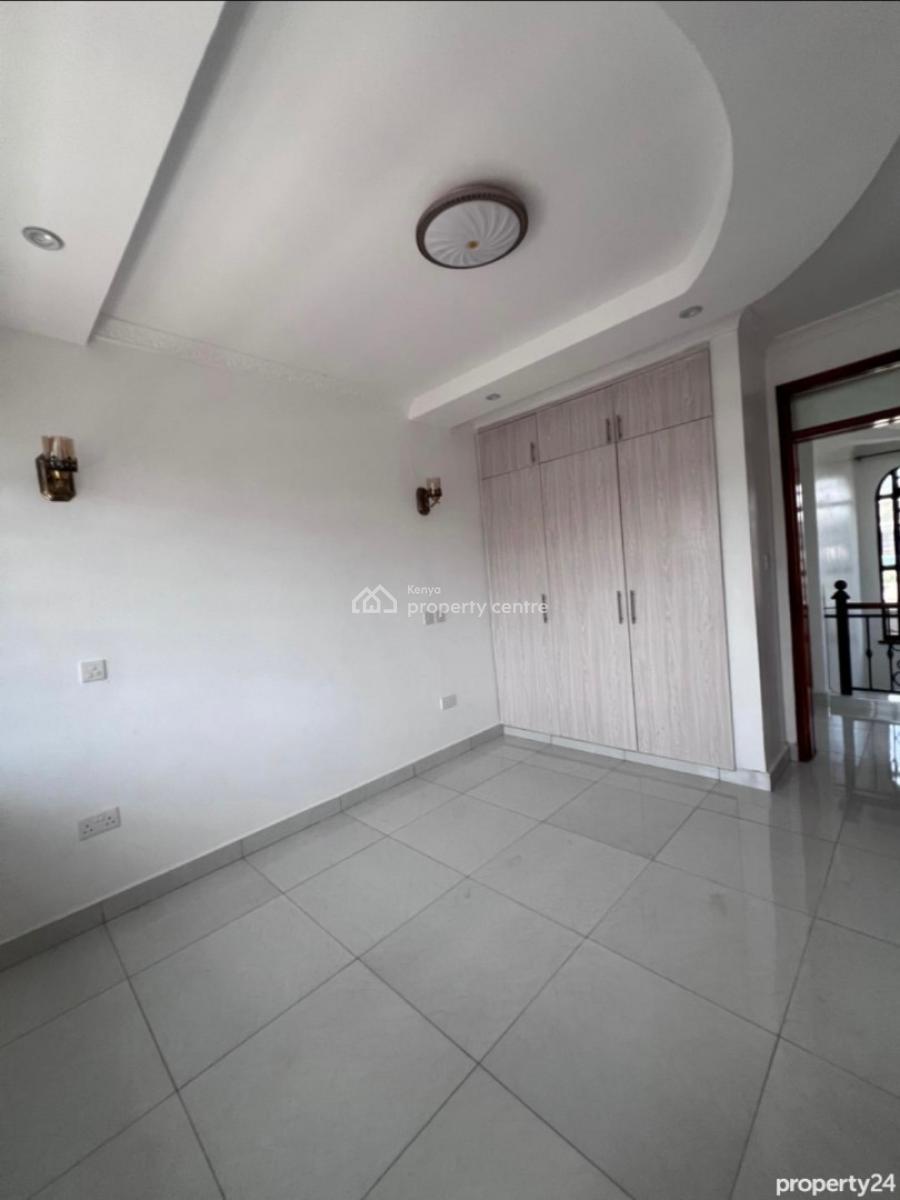 4 Bedroom House with Sq Ruiru Membley Estate  All Bedrooms Ar, Membley Estate, Ruiru, Kiambu, Townhouse for Sale