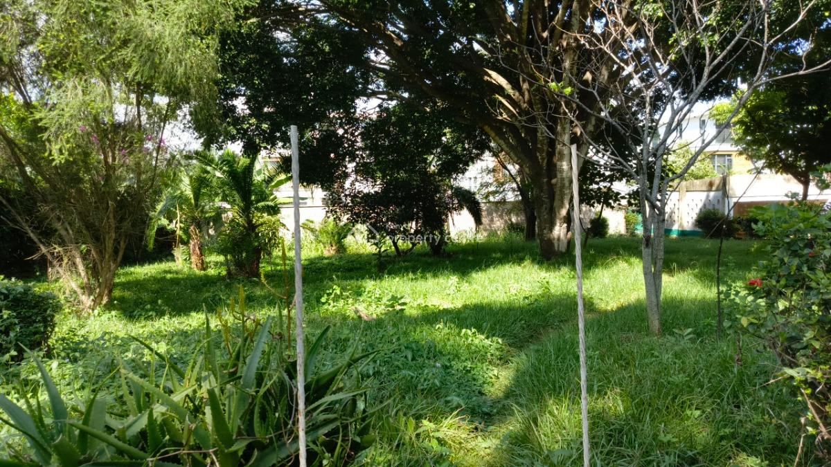 a Very Prime 1 Acre for Villas/private Home, Tende Drive, Lavington, Nairobi, Land for Sale