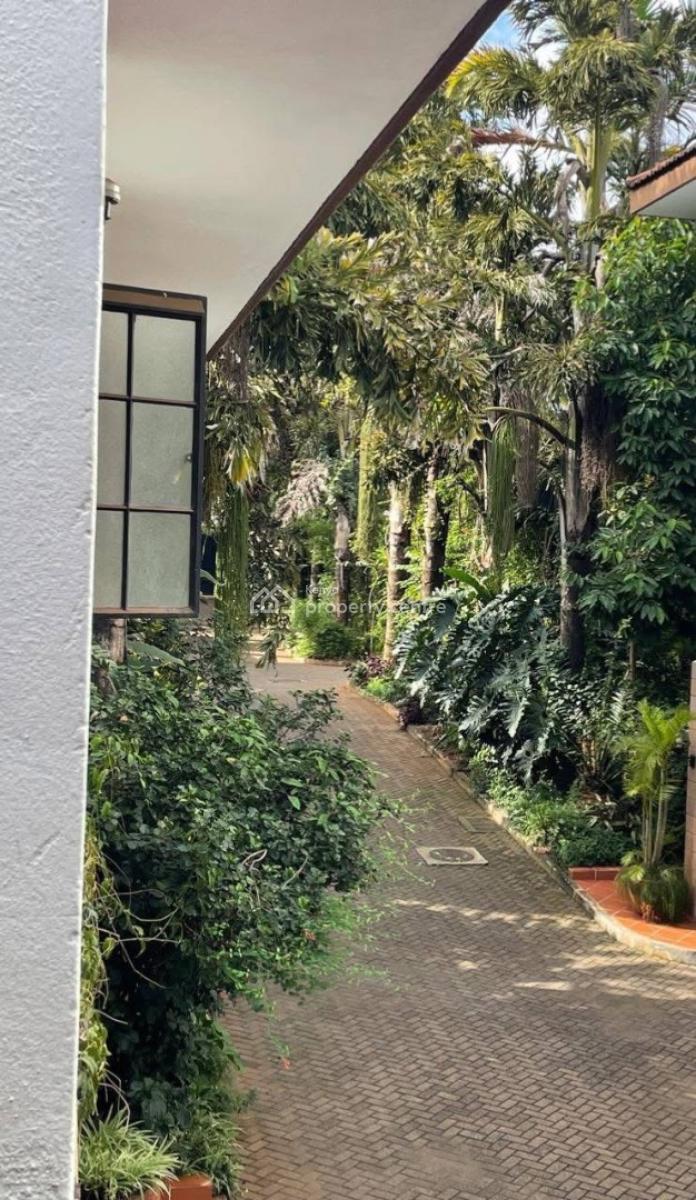 Luxurious 4 Bedroom House, General Mathenge Road, Spring Valley, Nairobi, Townhouse for Rent