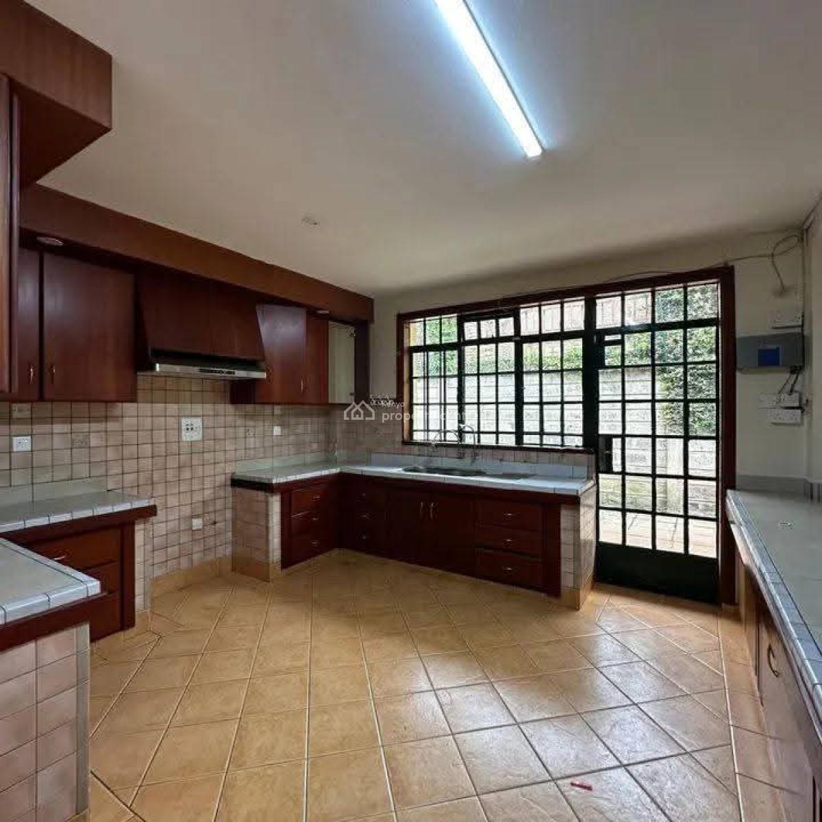 Charming 5 Bedroom Maisonette Plus Sq, Karen, Nairobi, House for Rent