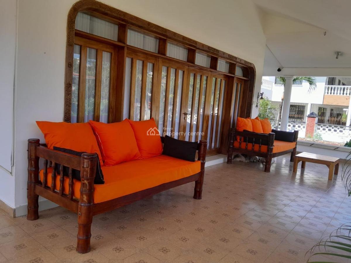 7 Bedrooms Mansion with a Swimming Pool Sitting on a Half Acre Propert, Nyali, Nyali, Mombasa, Townhouse for Sale