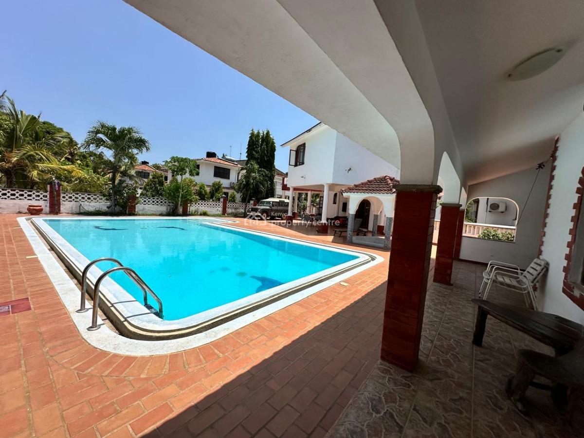 7 Bedrooms Mansion with a Swimming Pool Sitting on a Half Acre Propert, Nyali, Nyali, Mombasa, Townhouse for Sale