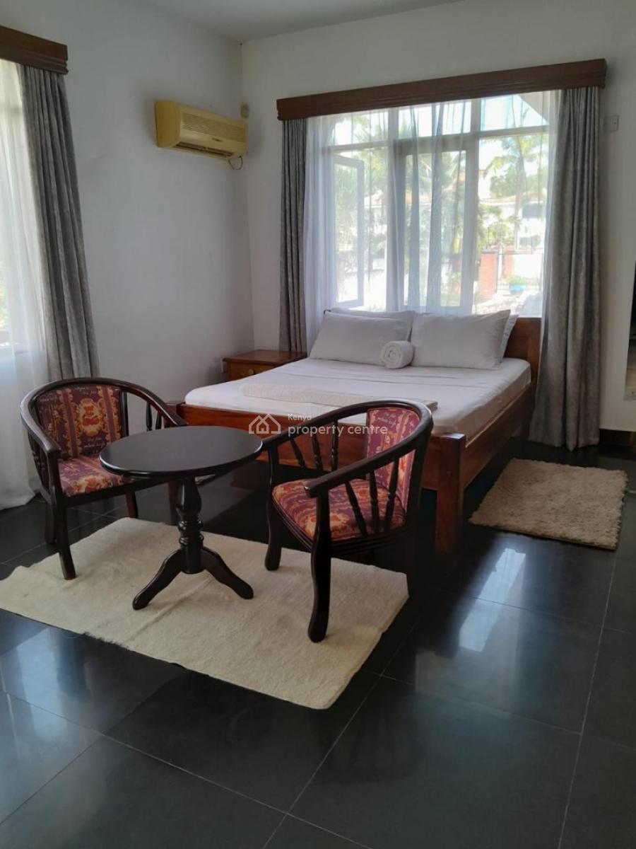 7 Bedrooms Mansion with a Swimming Pool Sitting on a Half Acre Propert, Nyali, Nyali, Mombasa, Townhouse for Sale