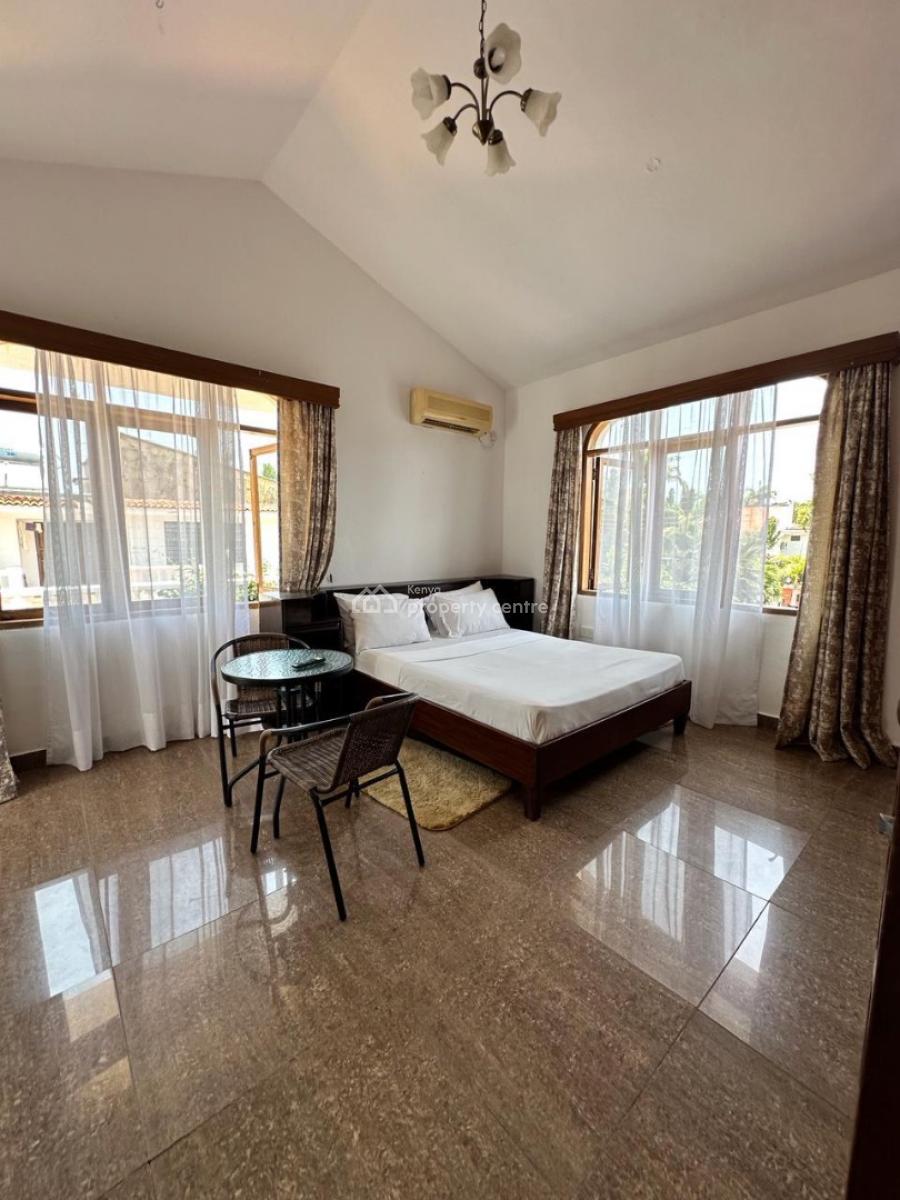7 Bedrooms Mansion with a Swimming Pool Sitting on a Half Acre Propert, Nyali, Nyali, Mombasa, Townhouse for Sale