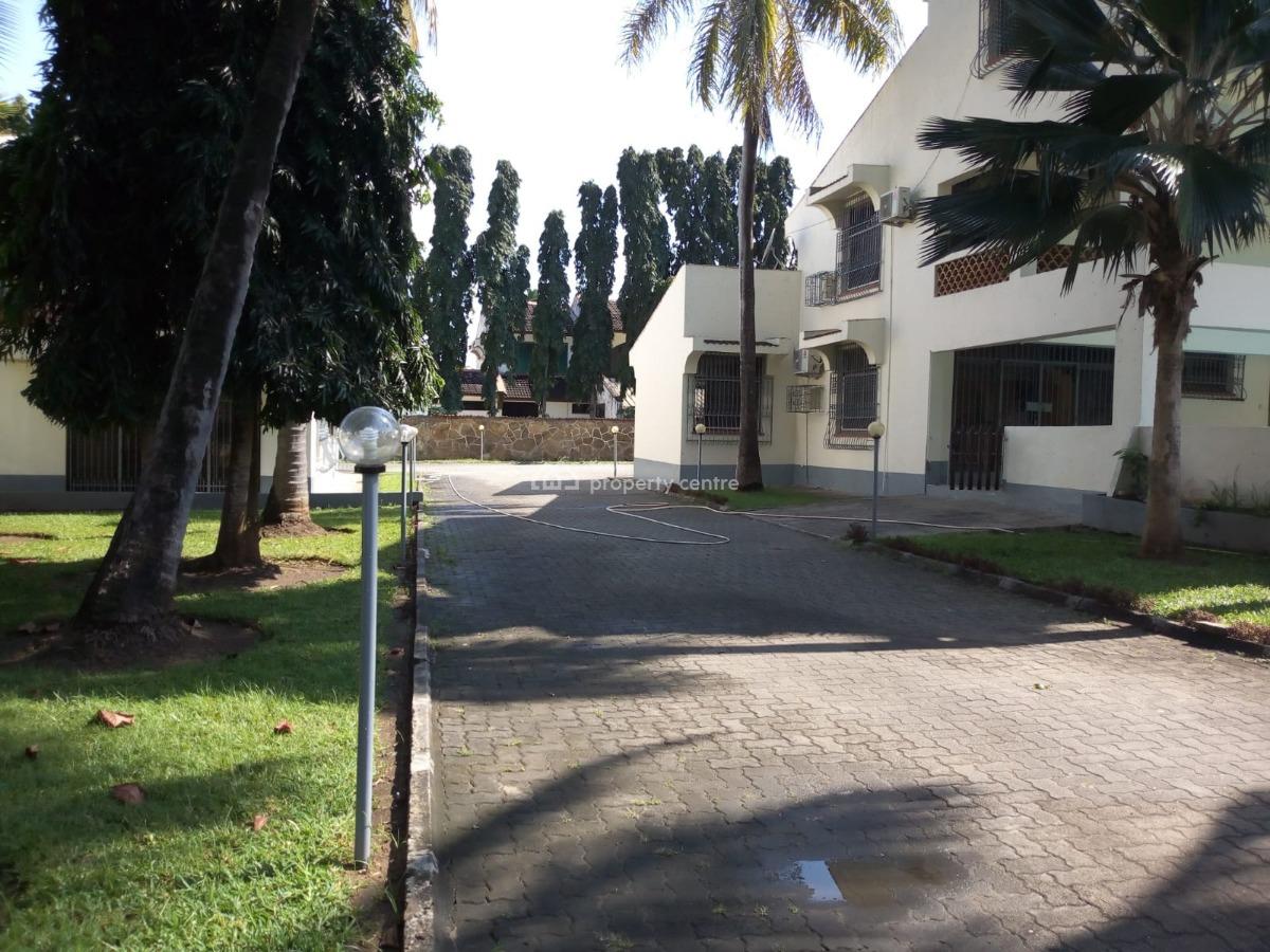 5 Bedrooms Mansion with a Swimming Pool Sitting on a Half Acre for Sal, Nyali Mombasa, Nyali, Mombasa, Townhouse for Sale