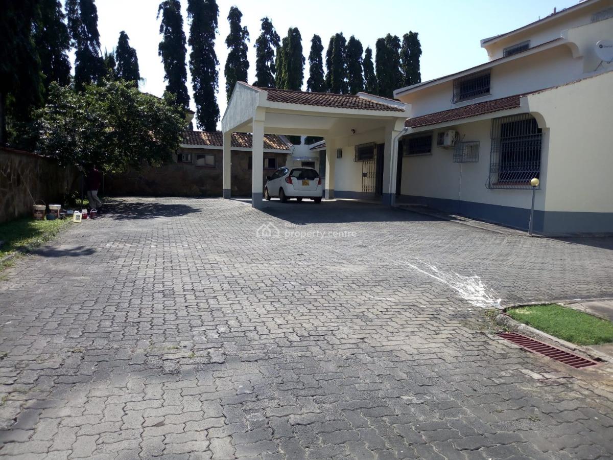 5 Bedrooms Mansion with a Swimming Pool Sitting on a Half Acre for Sal, Nyali Mombasa, Nyali, Mombasa, Townhouse for Sale
