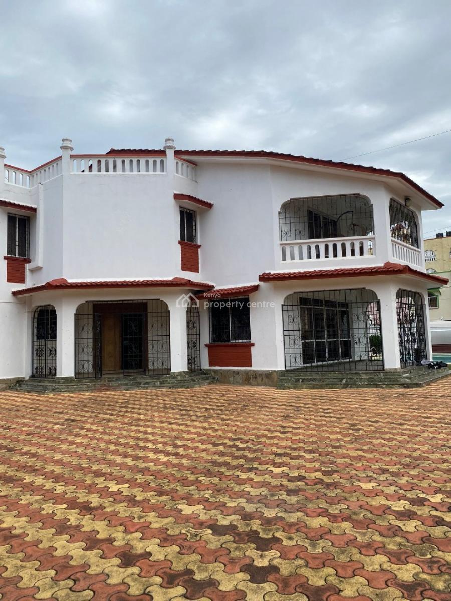 5 Bedrooms Mansion with a Swimming Pool Sitting on a Half Acre for Sal, Nyali Mombasa, Nyali, Mombasa, Townhouse for Sale