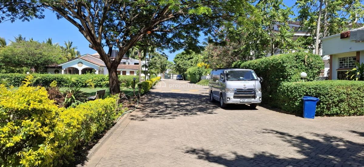 4 Bedrooms Maisonette Sitting on a 50 By 100 Plot with a Swimming Pool, Nyali Mombasa, Nyali, Mombasa, Townhouse for Sale