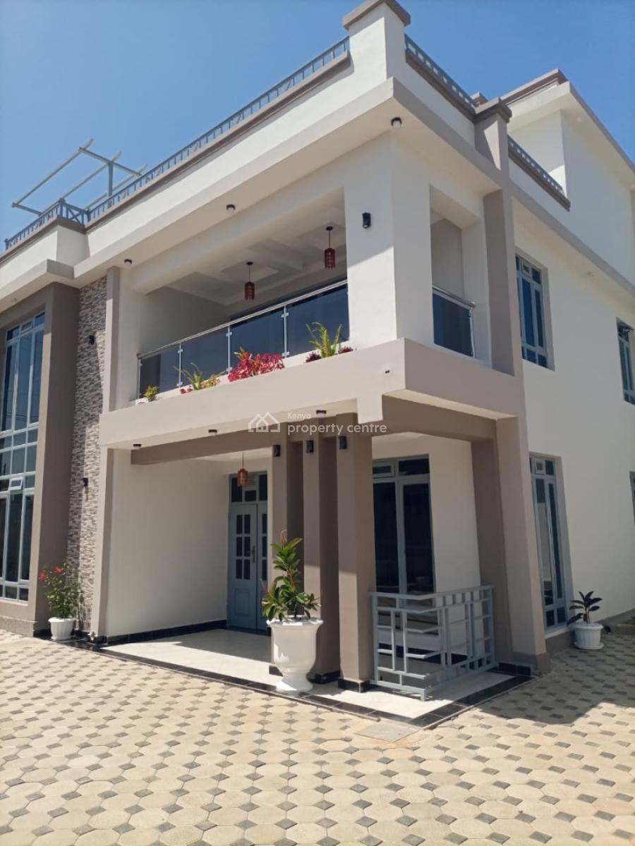5 Bedroom House with Sq All Ensuite with Family Room in a Gated Estate, Ruiru Mugutha, Ruiru, Kiambu, Townhouse for Sale