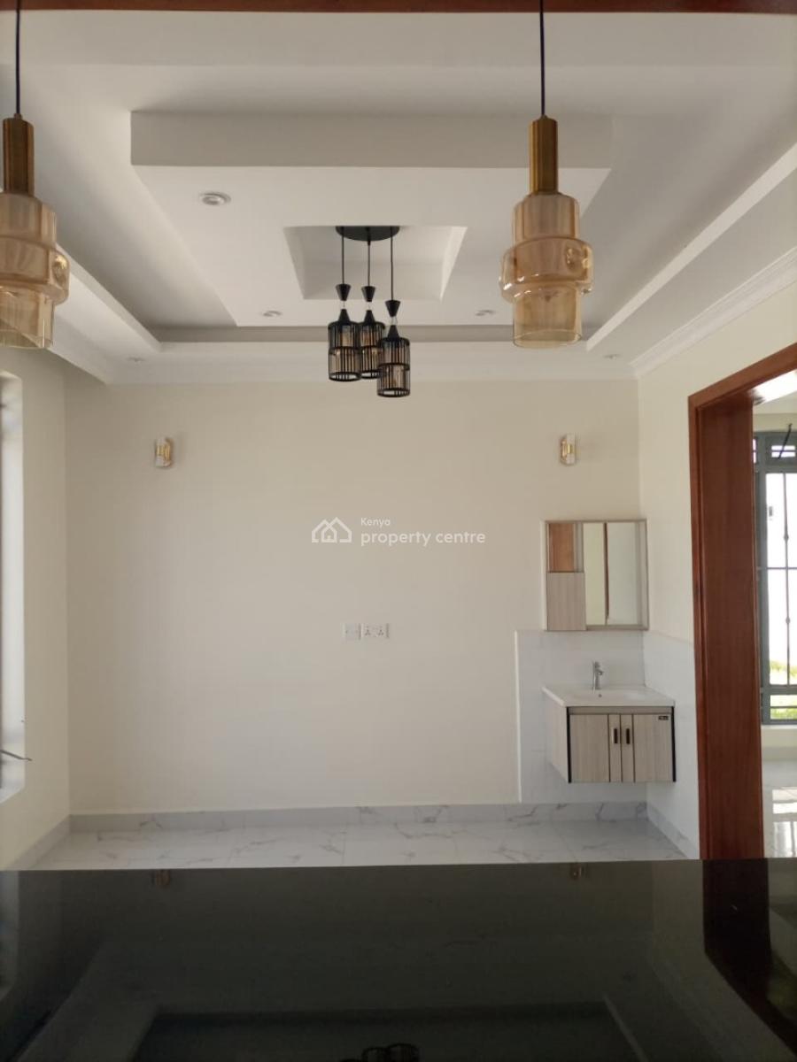 5 Bedroom House with Sq All Ensuite with Family Room in a Gated Estate, Ruiru Mugutha, Ruiru, Kiambu, Townhouse for Sale