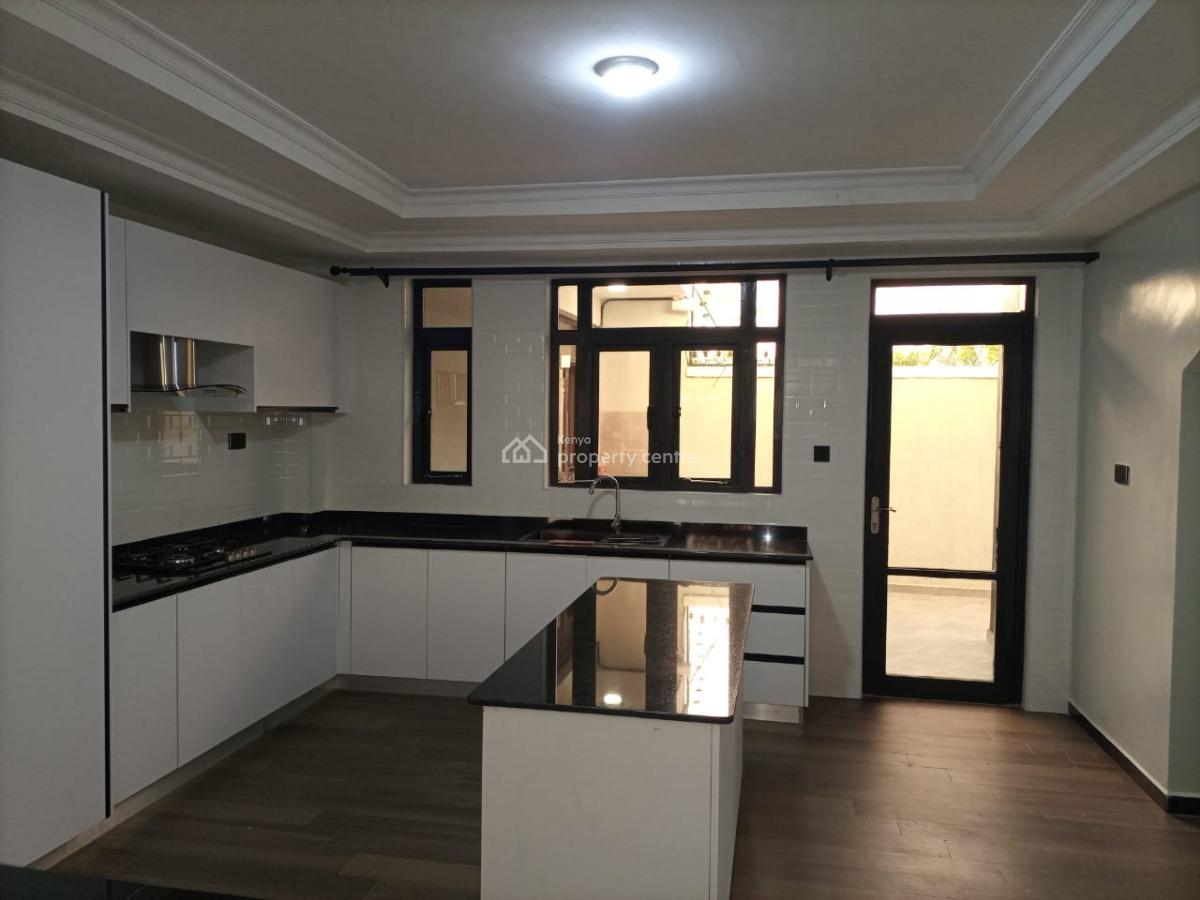 5 Bedroom House with Sq All Ensuite Ruiru.  Has a Family Room, Study R, Ruiru, Ruiru, Kiambu, Townhouse for Sale