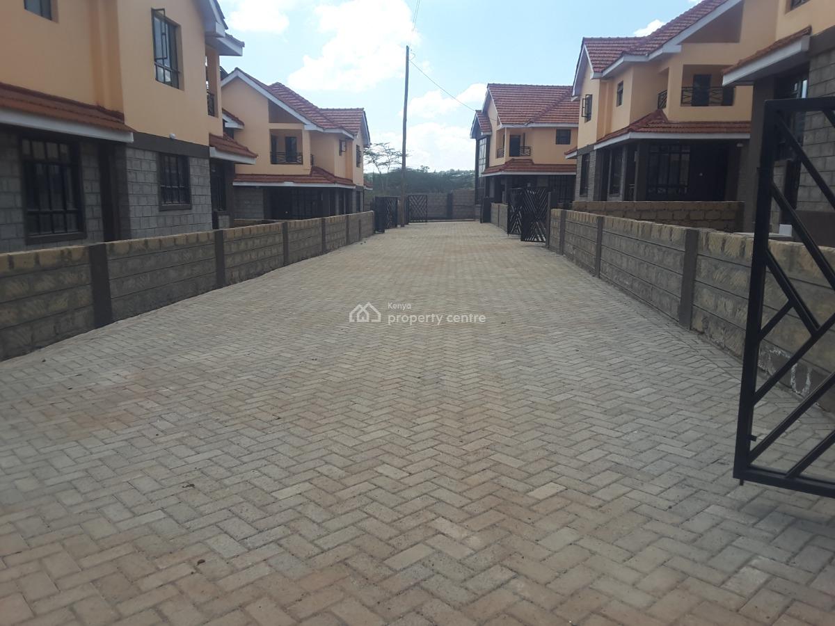 Spacious 4 Br Houses in Excellent Area, Rimpa, Ongata Rongai, Kajiado, Townhouse for Sale