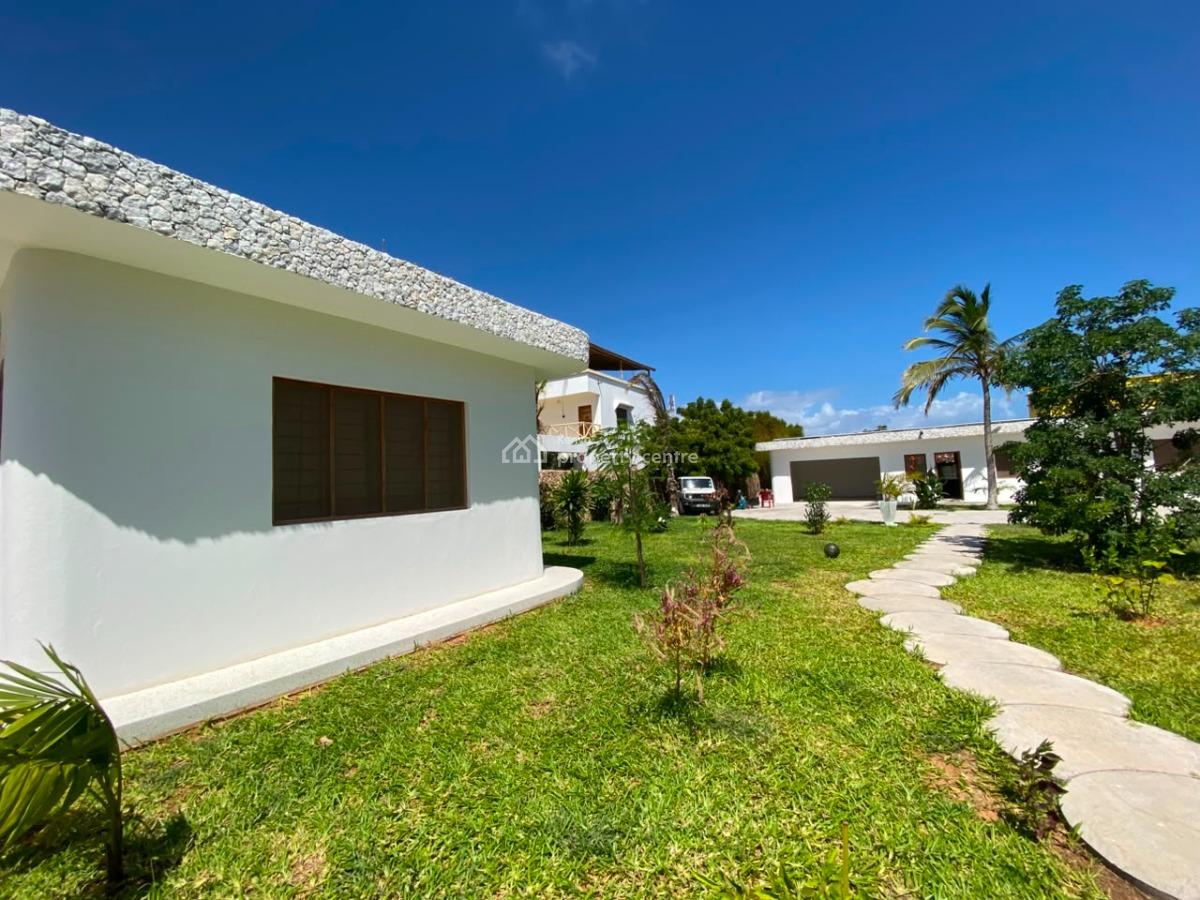 Luxury Villa Tastefully Furnished, Jacaranda, Watamu Beach, Watamu, Kilifi, Terraced Duplex for Sale