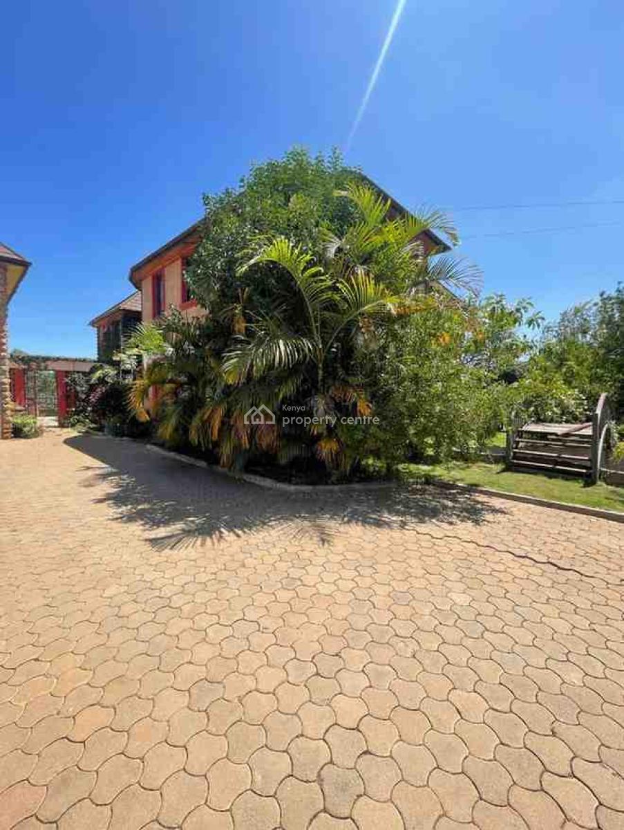 4 Bedroom with Dsq & One Bedroom Guest House, Fair Acres, Karen, Nairobi, Townhouse for Sale