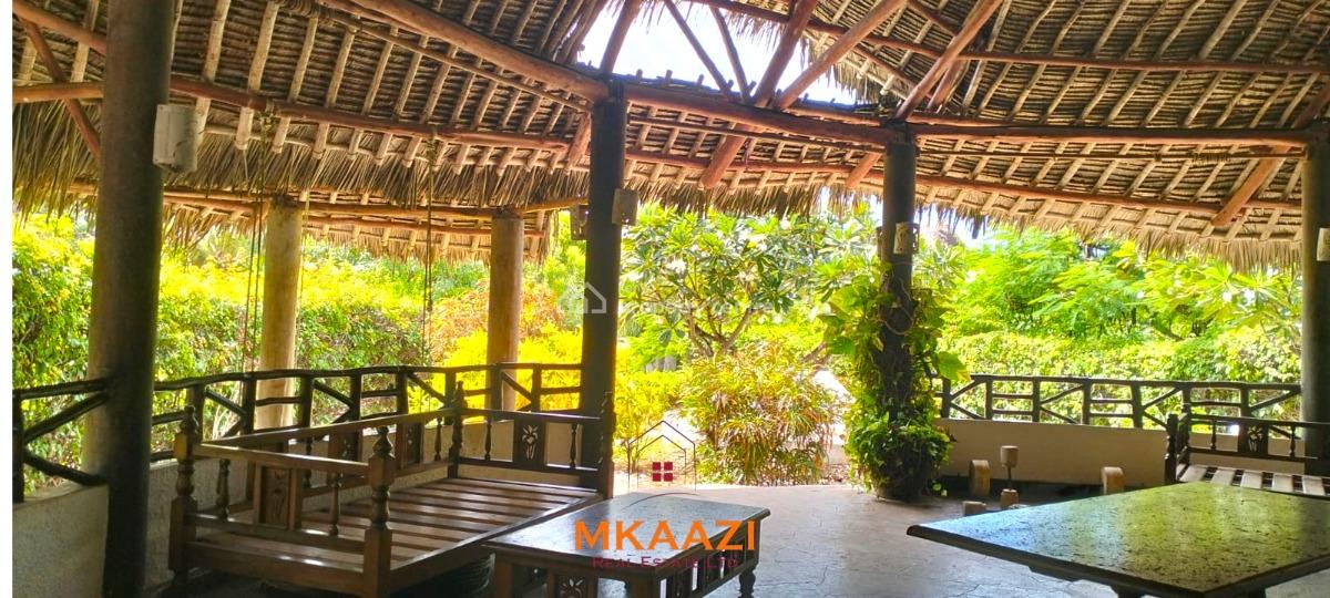Elegant 4-bedroom Coastal Residence in Mayungu -- Second Row, Mayungu Flamingo Resort, Malindi Town, Kilifi, House for Sale