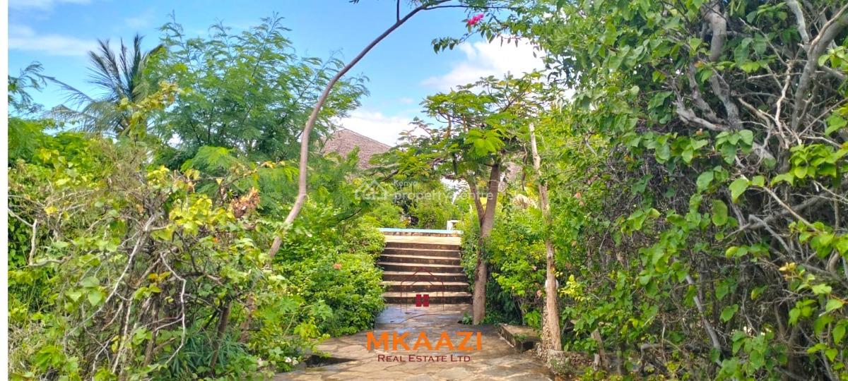 Elegant 4-bedroom Coastal Residence in Mayungu -- Second Row, Mayungu Flamingo Resort, Malindi Town, Kilifi, House for Sale