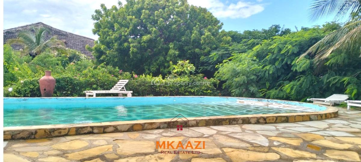 Elegant 4-bedroom Coastal Residence in Mayungu -- Second Row, Mayungu Flamingo Resort, Malindi Town, Kilifi, House for Sale