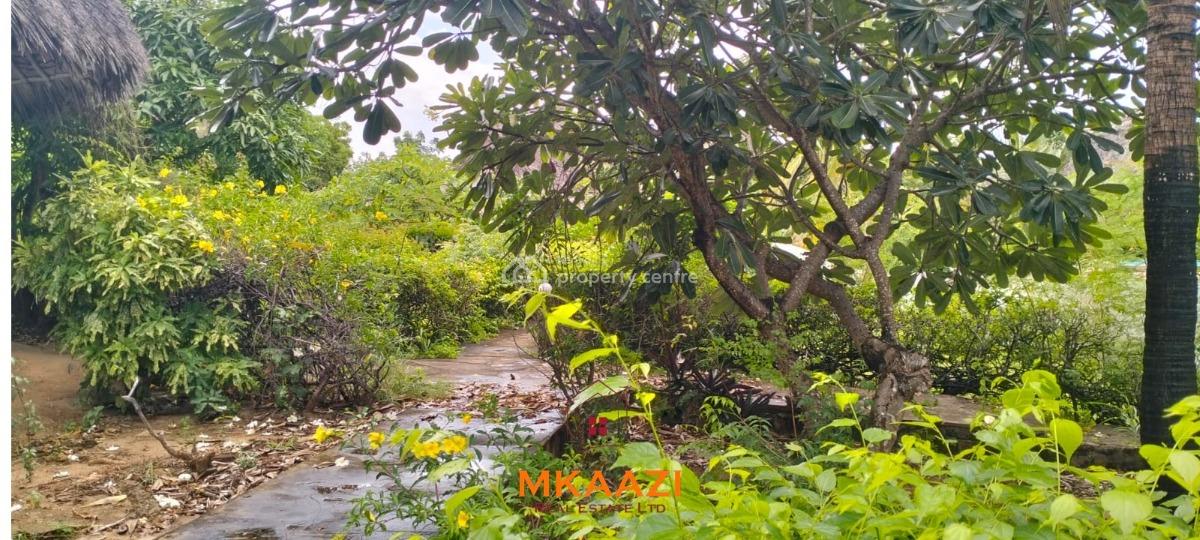 Elegant 4-bedroom Coastal Residence in Mayungu -- Second Row, Mayungu Flamingo Resort, Malindi Town, Kilifi, House for Sale