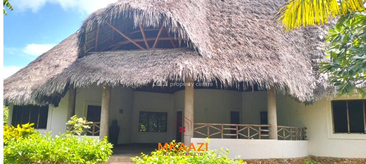 Elegant 4-bedroom Coastal Residence in Mayungu -- Second Row, Mayungu Flamingo Resort, Malindi Town, Kilifi, House for Sale