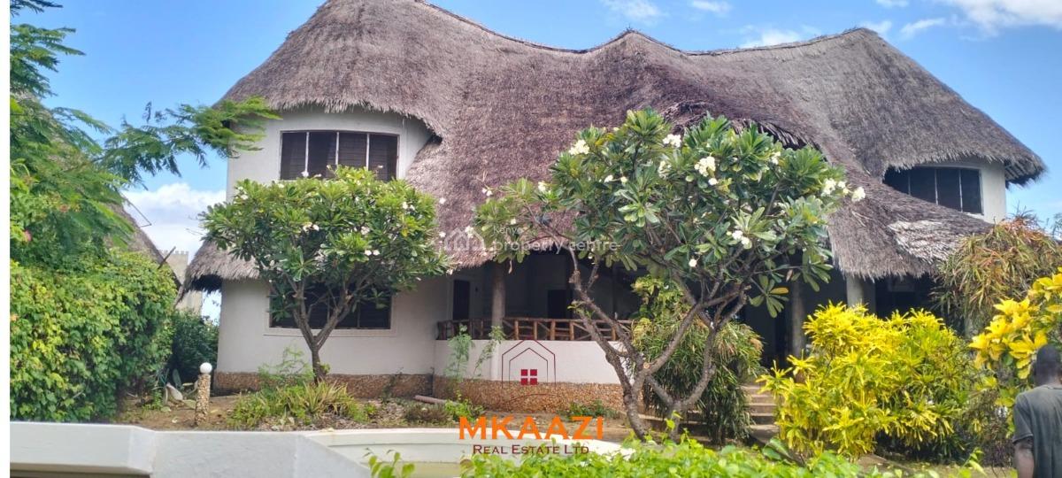 Elegant 4-bedroom Coastal Residence in Mayungu -- Second Row, Mayungu Flamingo Resort, Malindi Town, Kilifi, House for Sale