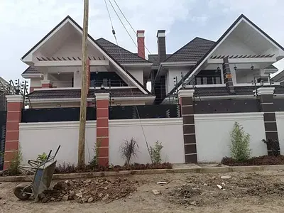 A 276 Square Meters 4 Bedroom House with an Artic Family Room and DSQ.