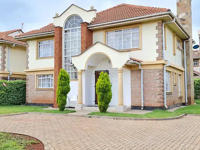 A 4 Bedroom All En-Suite with an En-Suite DSQ