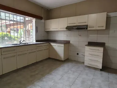 Brand New 4 Bedrooms Townhouse