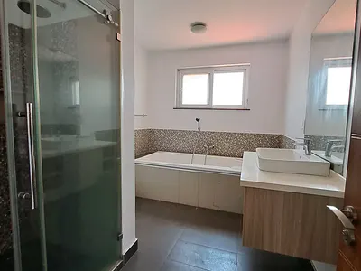 A Very Spacious 3 Bedroom Apartment Plus a Servant's Quarter