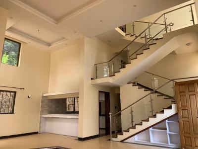 Luxurious 5 Bedroom All-en-suite Townhouse with Dsq, Lavington, Nairobi, House for Rent