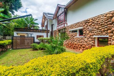 6 Bedroom House, Karen, Karen, Nairobi, Townhouse for Rent