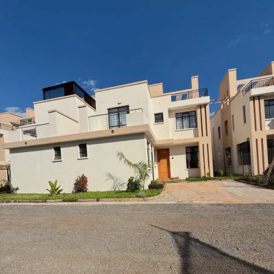4 Bedroom Townhouse with Sq in Membley, Ruiru, Membley, Membley Estate, Kiambu, Townhouse for Sale