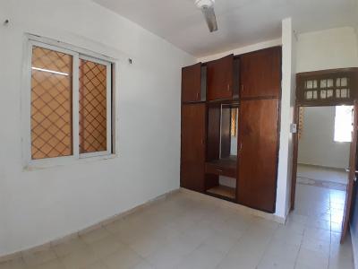 Spacious 2 Bedroom Apartment, Near Saphire Hotel, Shimanzi, Mombasa, Apartment for Rent